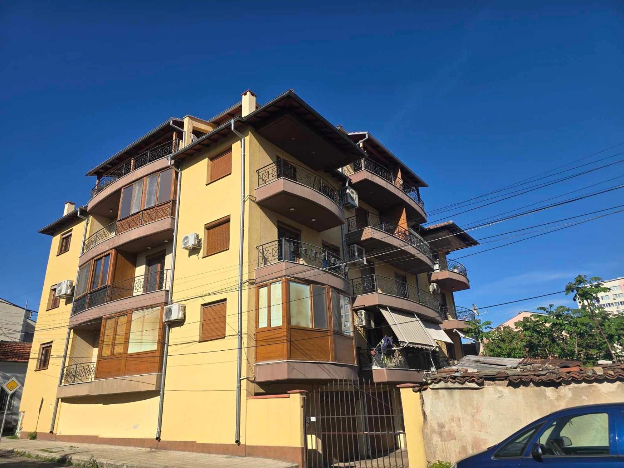 Luxury City Centre Appartment Iva Sliven Buitenkant foto