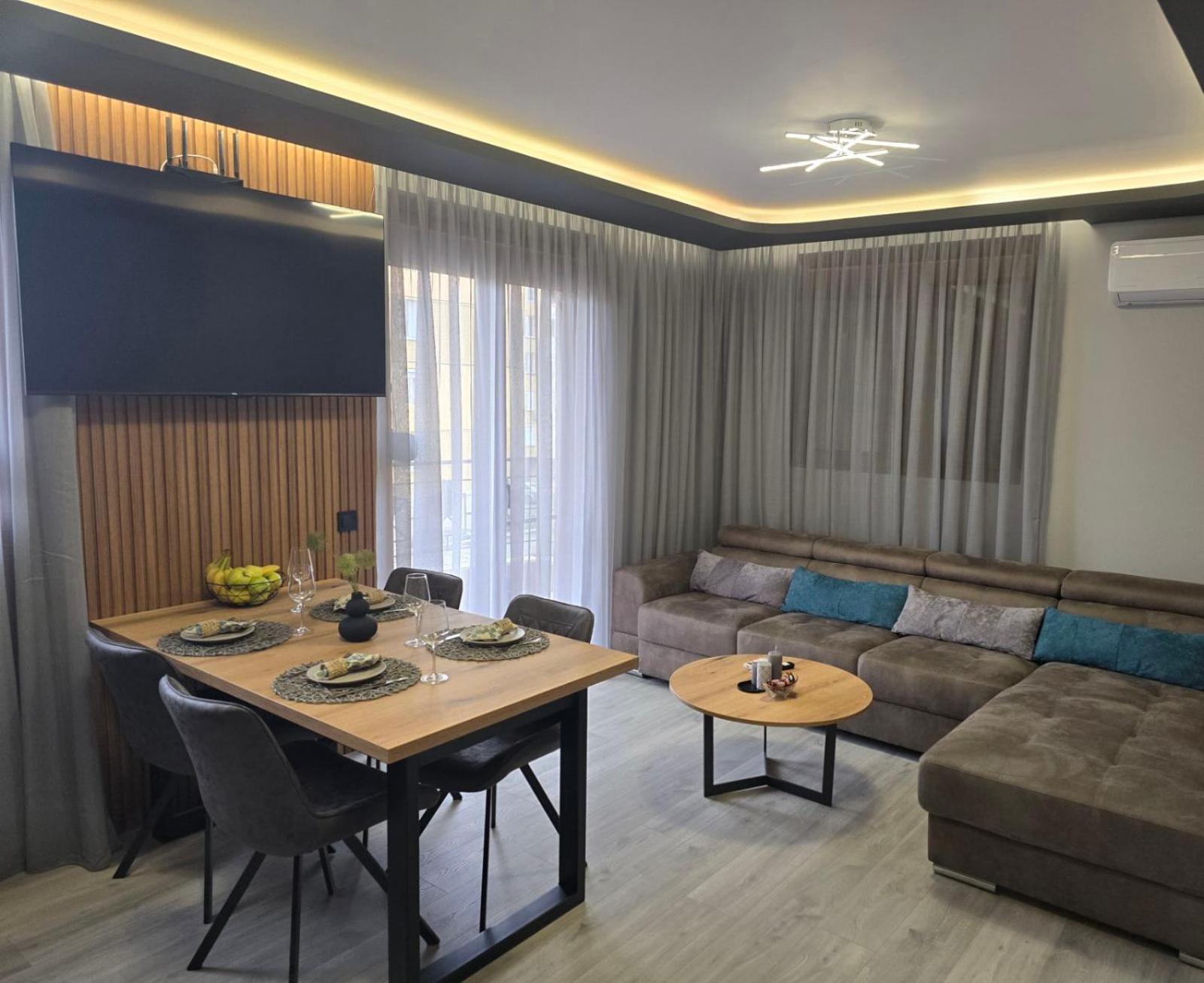 Luxury City Centre Appartment Iva Sliven Buitenkant foto